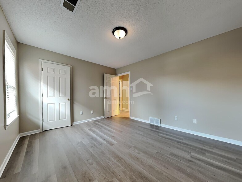 Building Photo - 1449 Albon Dr