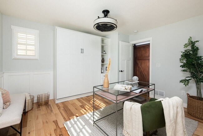 Building Photo - 5 Bedroom 2.5 Bath Retreat in Prime Arvada...