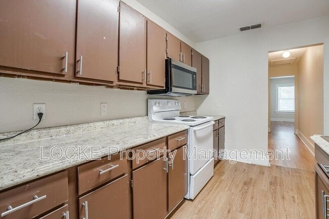 Building Photo - 1016 E Arlington Ave