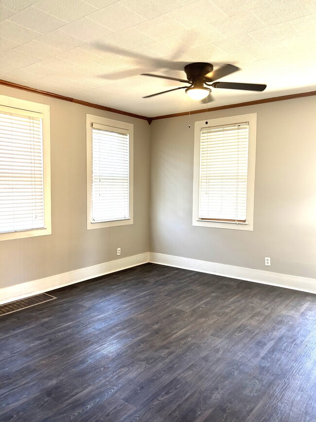 Building Photo - 218 N 3rd St