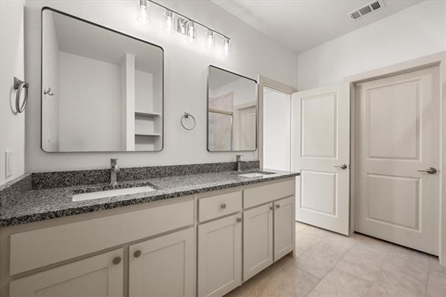 Building Photo - 506 E Kimball St