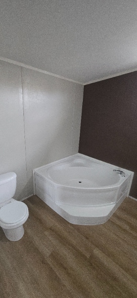 Building Photo - 1120 N Vista Dr