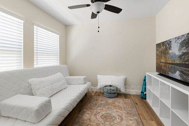 Building Photo - 40149 Balboa Dr
