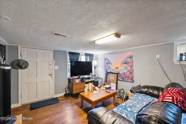 Building Photo - 4925 Southside Dr