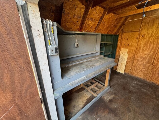 Building Photo - Ranch style 3 Bedroom and 2 Full Baths Home