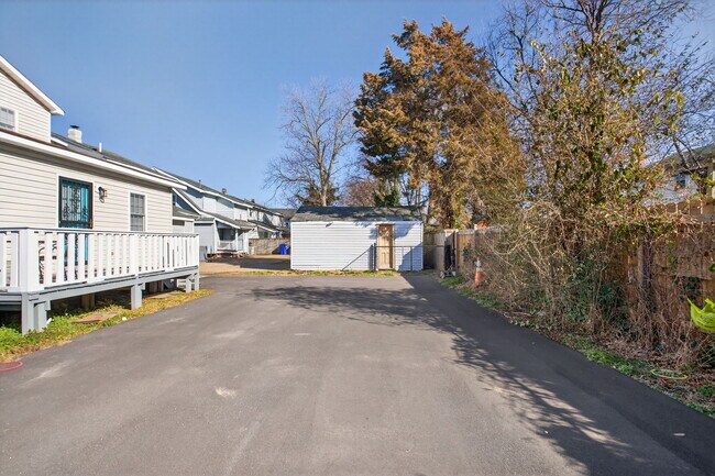 Building Photo - 2818 Tidewater Dr