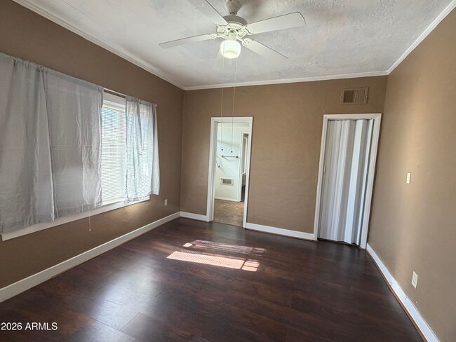 Building Photo - 1328 E Maddock Rd