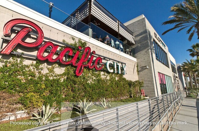 Building Photo - Gorgeous Huntington Beach Single Story Home!