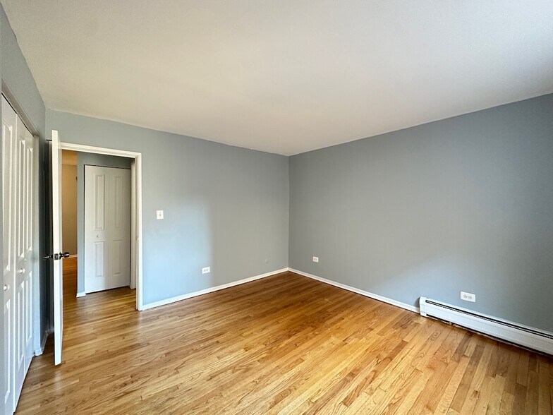 Building Photo - 1515 W Morse Ave