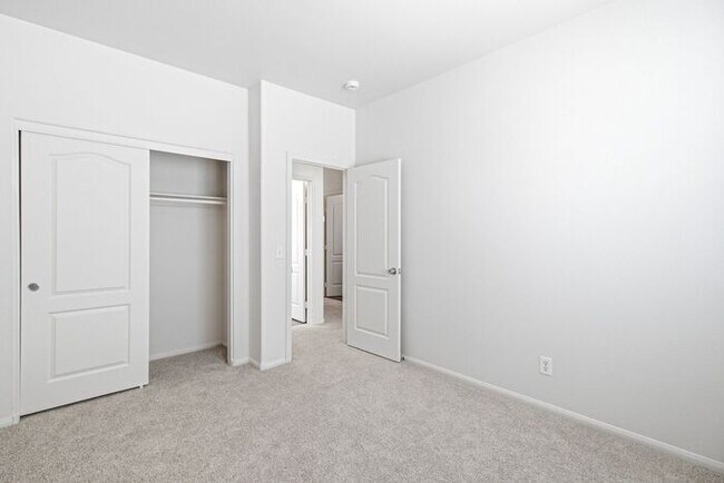 Building Photo - Inviting 3-Bedroom Home with Oversized Loft in Gated Southwest Community
