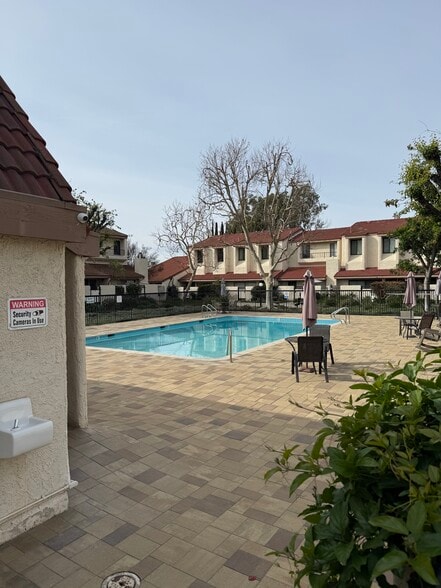 pool/spa - 6031 Lindley Ave