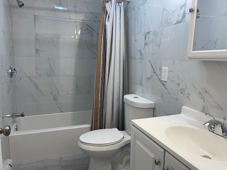 Building Photo - 338 K St