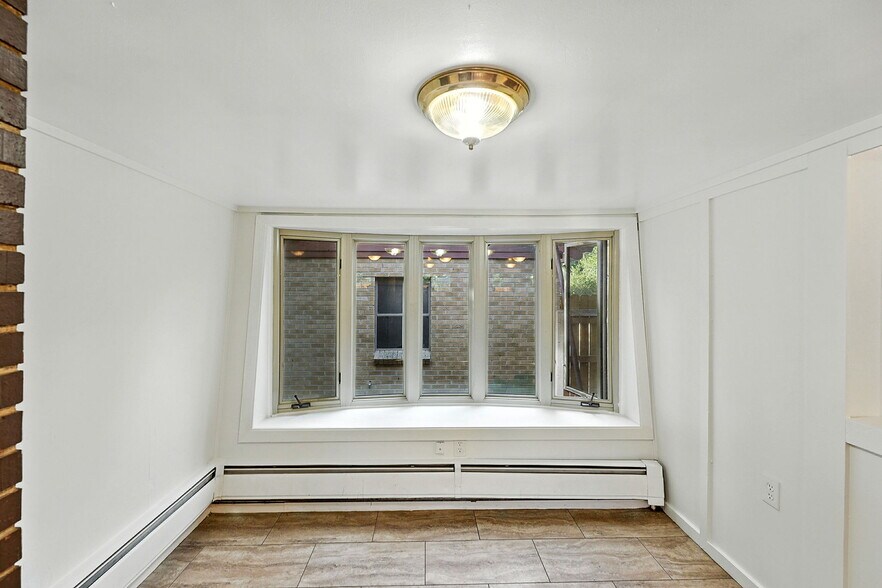 Building Photo - 5631 W 16th Ave