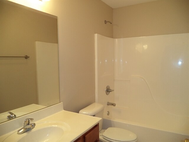Building Photo - 1061 Saint Johns Dr
