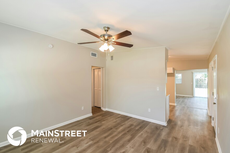 Building Photo - 10560 Citrus Ln