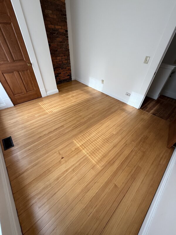 Building Photo - 458 E Sycamore St