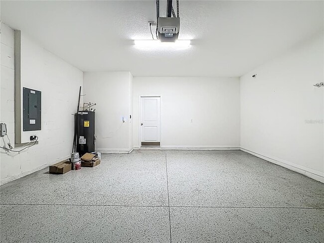 Building Photo - 13071 Brookside Moss Dr