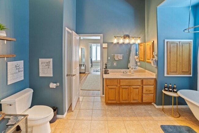 Building Photo - 603 Brookline Loop