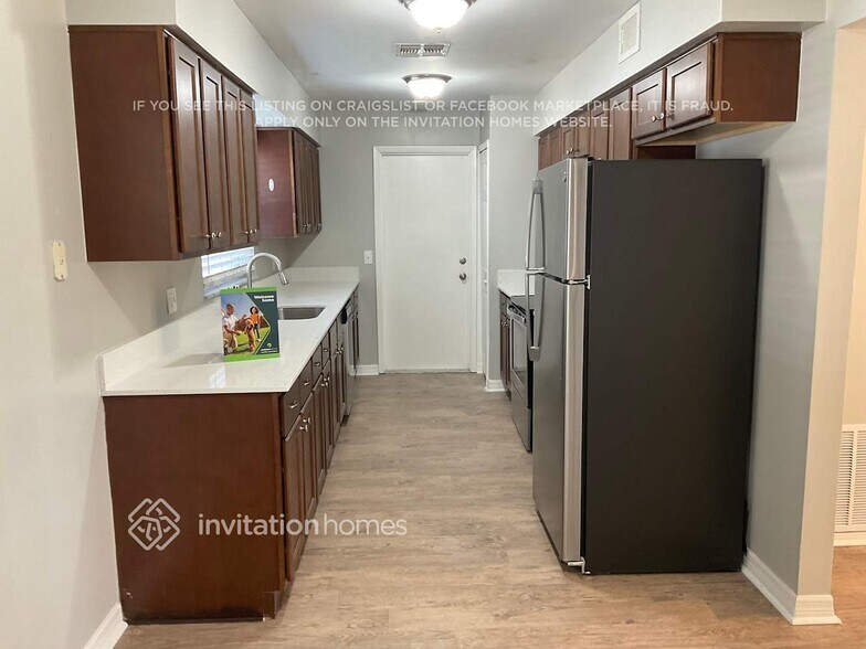 Building Photo - 7773 Bay Cedar Dr