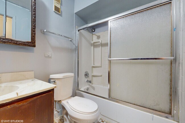 Building Photo - 2432 Waterbury Dr