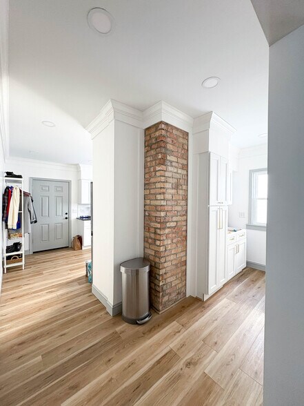 Building Photo - 521 Wendell Ter