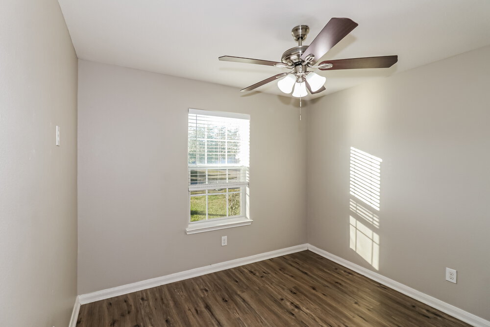 Building Photo - 2131 Golden Topaz Dr