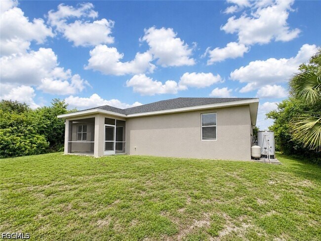 Building Photo - 530 Kilgour Ave S