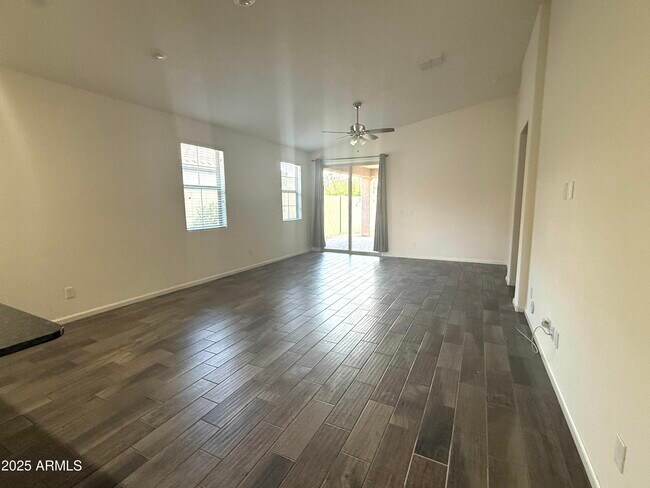 Building Photo - 3923 E Desert Broom Dr