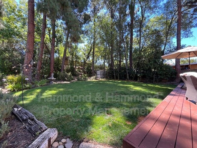Building Photo - 8422 Fable Ave