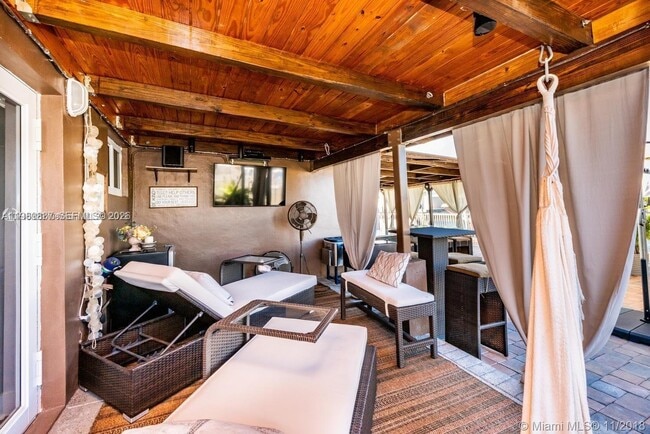 Building Photo - 2713 Sherman St