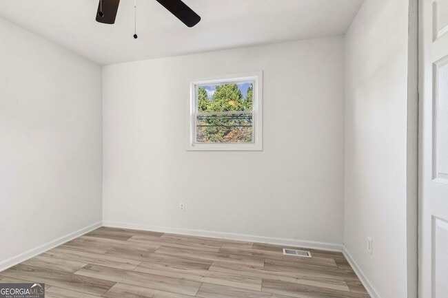 Building Photo - 597 Paper Mill Rd