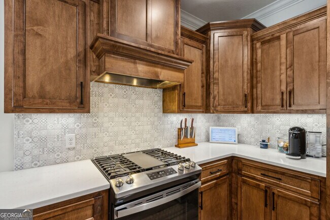 Building Photo - 166 Verano St