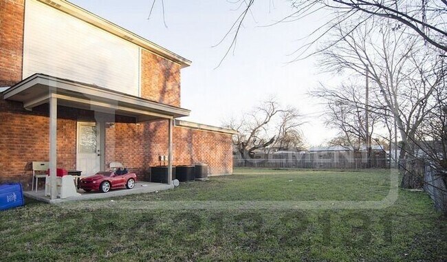 Building Photo - Copperas Cove Cutie – Smart Living Starts on W Ave E!