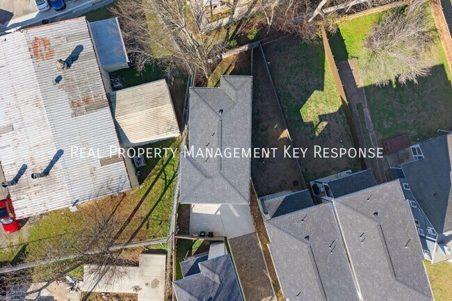 Building Photo - 2109 23rd Ave N