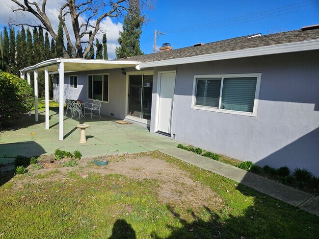 Building Photo - Charming Walnut Creek Ranch-Style Home