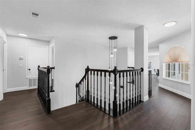 Building Photo - 1121 Needlewood Loop