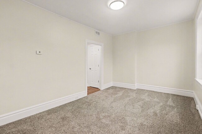 Building Photo - 145 S Pitt St