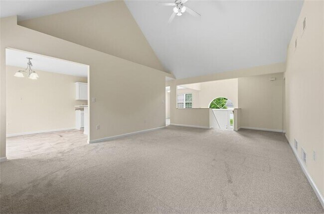 Building Photo - 223 Cottonwood Ln