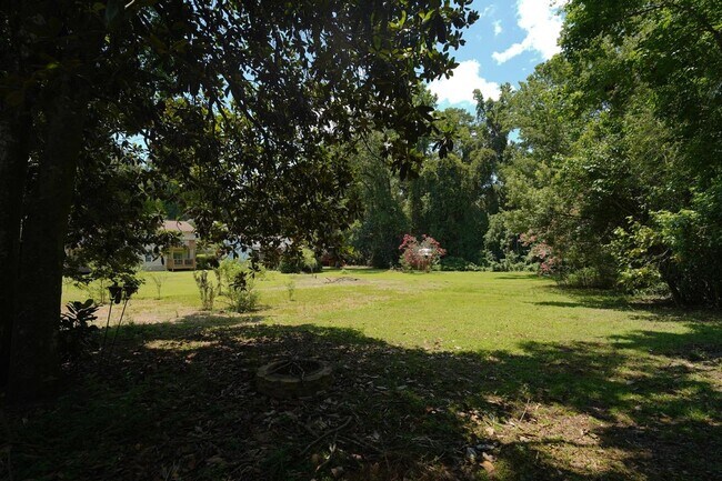 Building Photo - 3027 Oak Hammock Ln