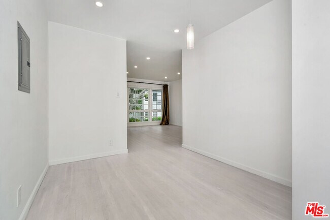 Building Photo - 1032 19th St