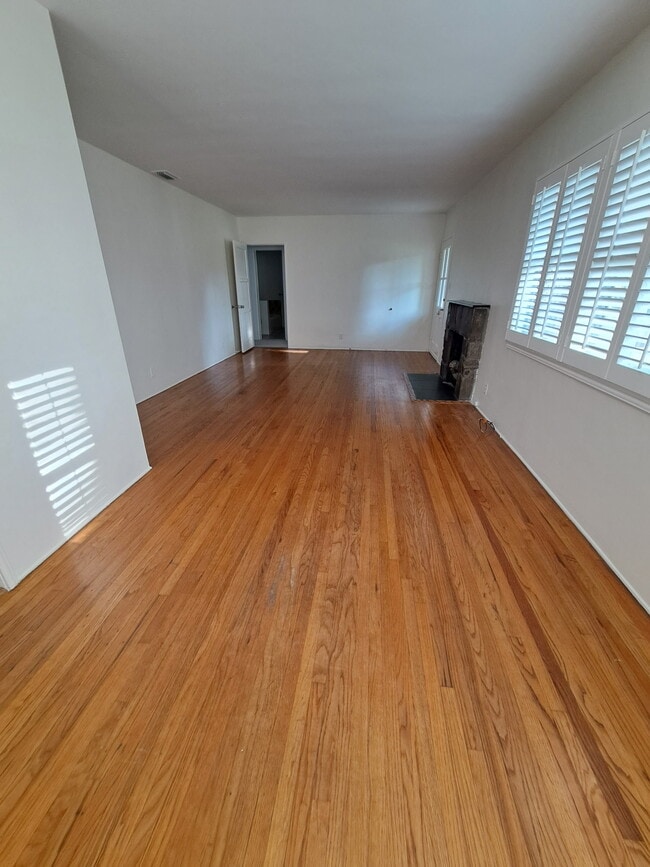 Building Photo - 4574 Viro Rd