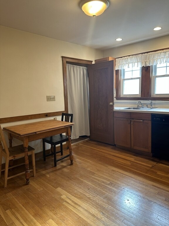 Building Photo - 33 Amsden St