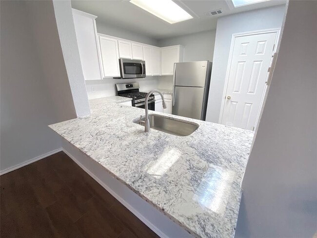 Building Photo - 3015 Hill St