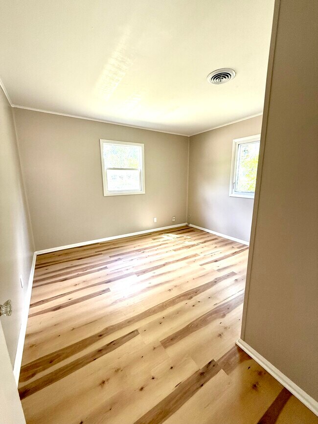 Building Photo - 1301 S Cottage Grove Ave