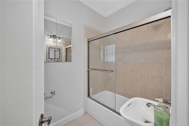 Building Photo - 1159 Thornwell Dr NE