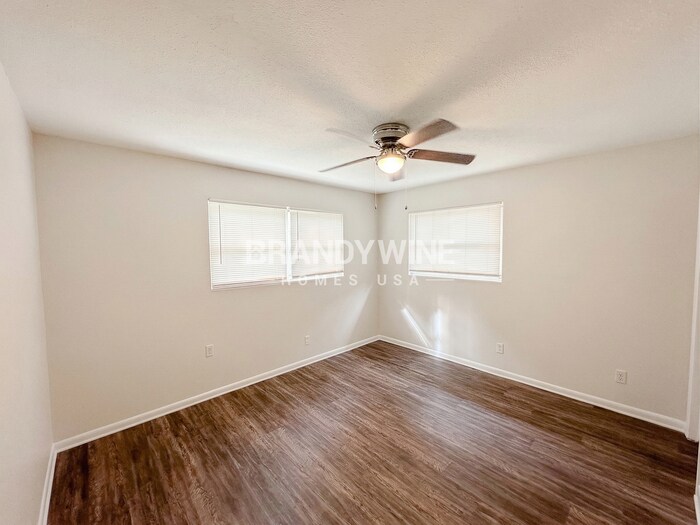 Building Photo - 1936 Constant Dr