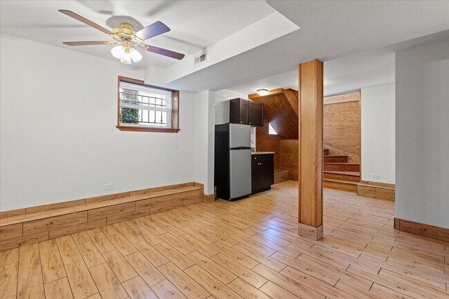 Building Photo - 3546 N Bosworth Ave