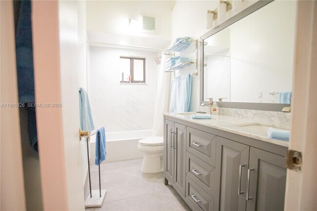 Building Photo - 523 Leslie Dr