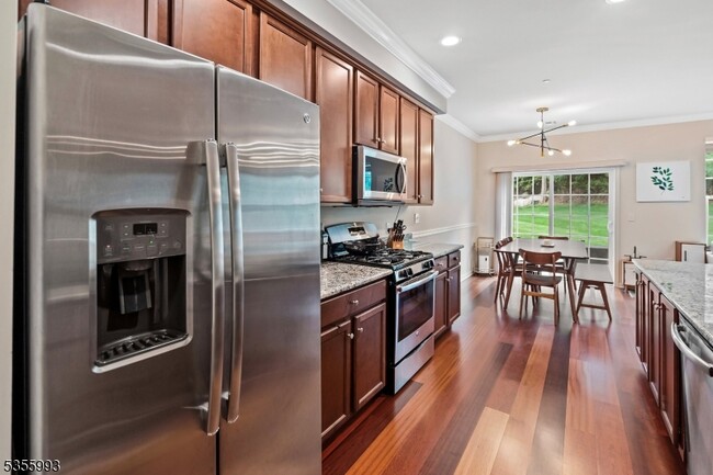 Building Photo - 503 Waterview Ct