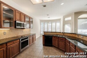 Building Photo - 21122 Balmoral Pl